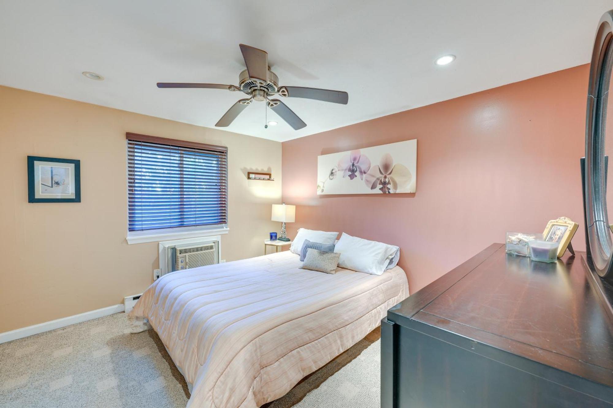 Cozy Dix Hills Apt With Deck About 7 Mi To Beach! Exterior photo