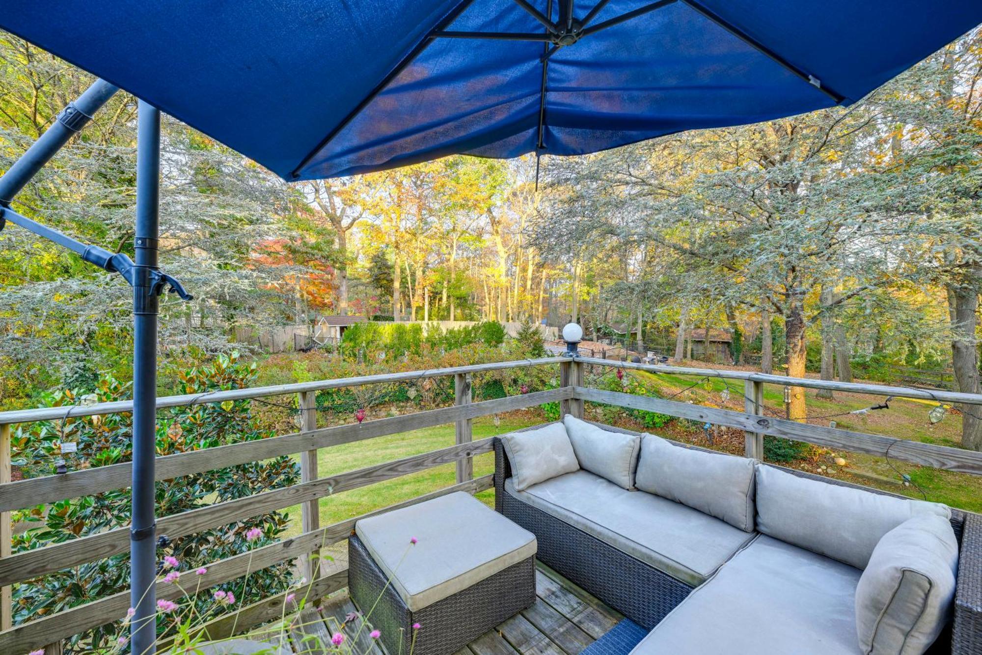 Cozy Dix Hills Apt With Deck About 7 Mi To Beach! Exterior photo