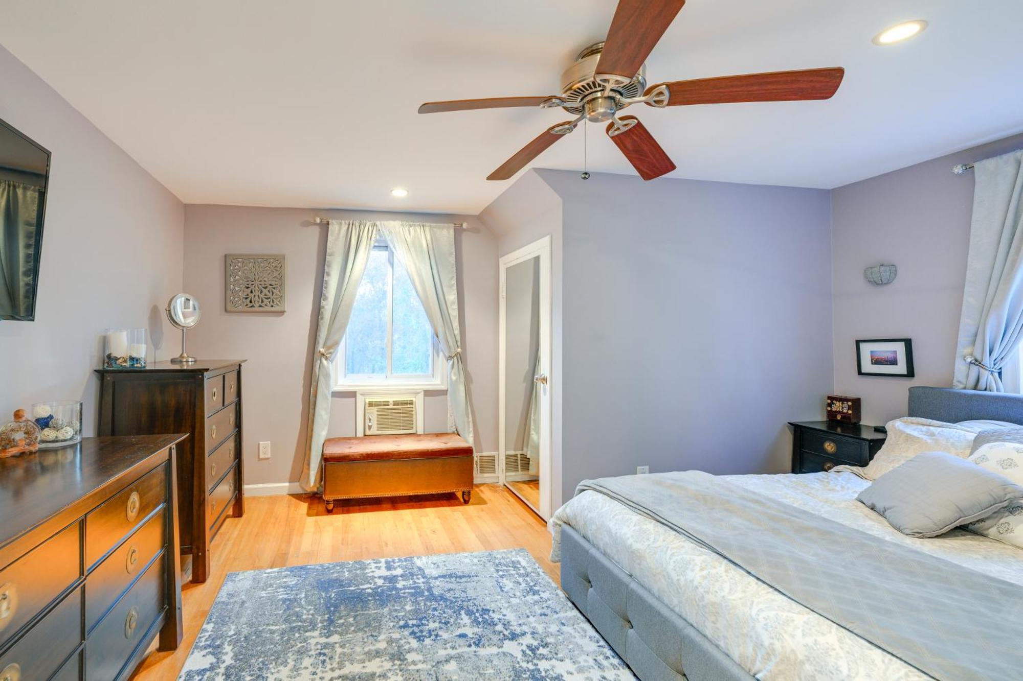Cozy Dix Hills Apt With Deck About 7 Mi To Beach! Exterior photo